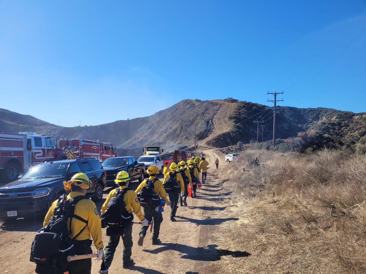 DELEGACIÓN MEXICANA DESPLEGADA EN CALIFORNIA PARA EL COMBATE A INCENDIOS REAFIRMA LAZOS DE HERMANDAD Y SOLIDARIDAD CON EL GOBIERNO DE EUA• El equipo mexicano de combatientes y personal especializado en Protección Civil es la primera delegación internacional en sumarse a las labores de respuesta