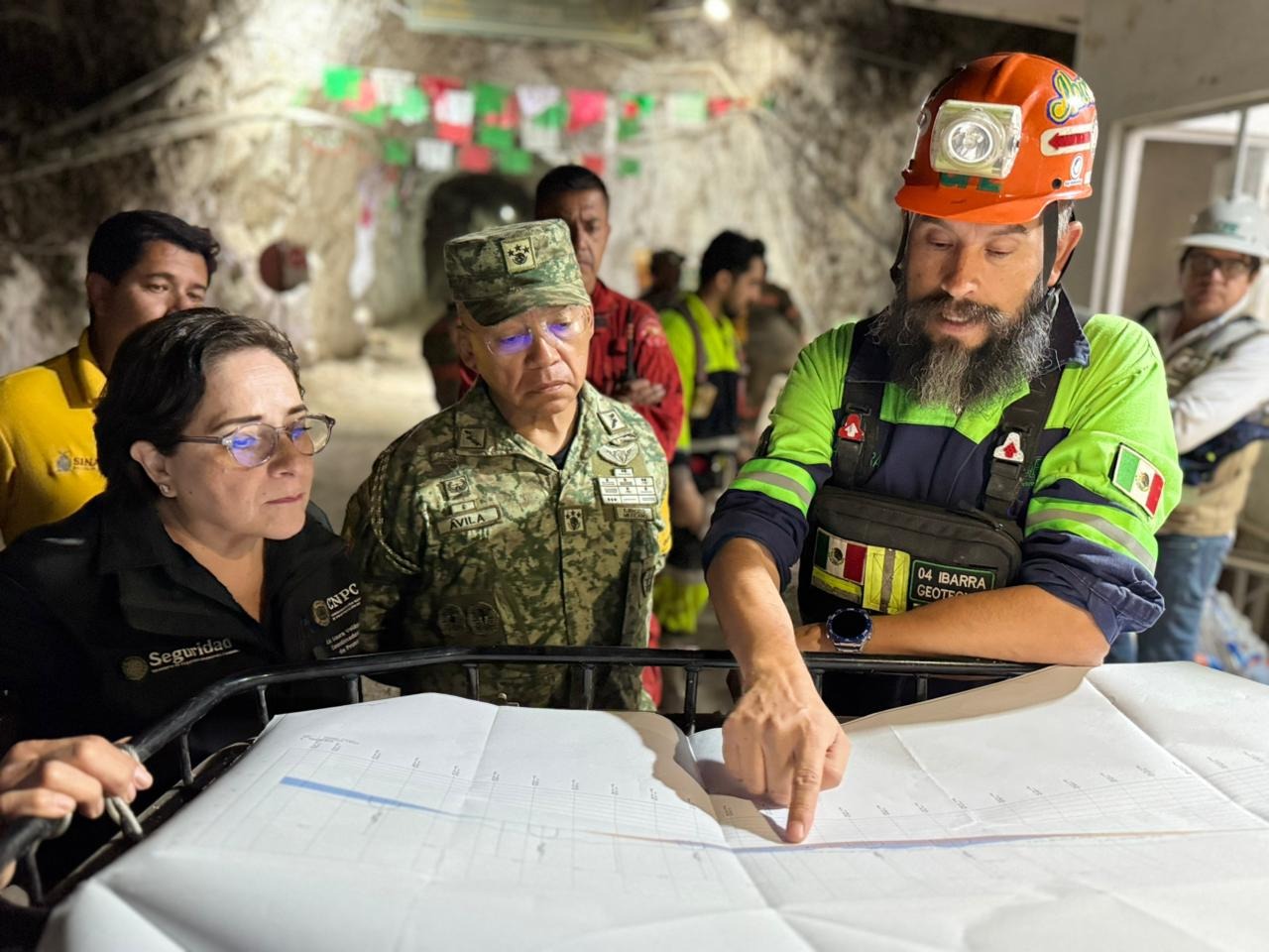 CONTINÚAN LABORES DE RESCATE EN LA MINA SANTA FE, SINALOA